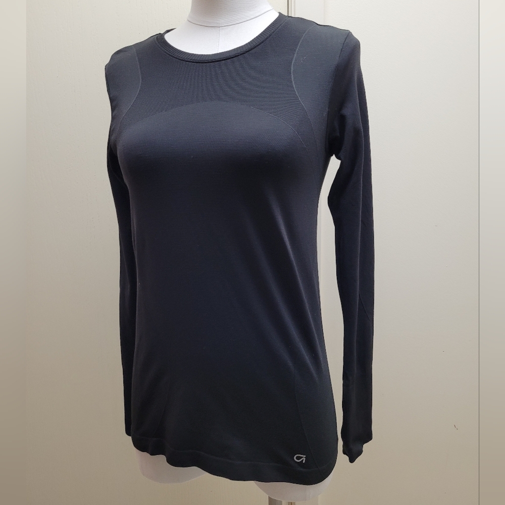 💥3 for $30💥 GAP Fit Motion Top, ladies size‎ S, black long sleeve